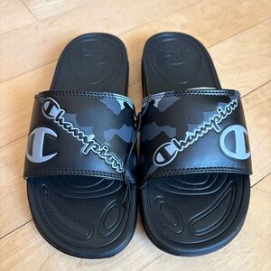 NEW Youth Size 3 Champion Gray and Black Camouflage Slide Sandals